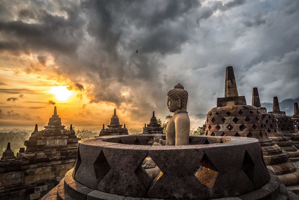 borobudur-sunrise-1024x684